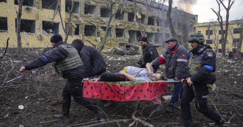 Ukrainian Police save woman in destroyed maternity hospital